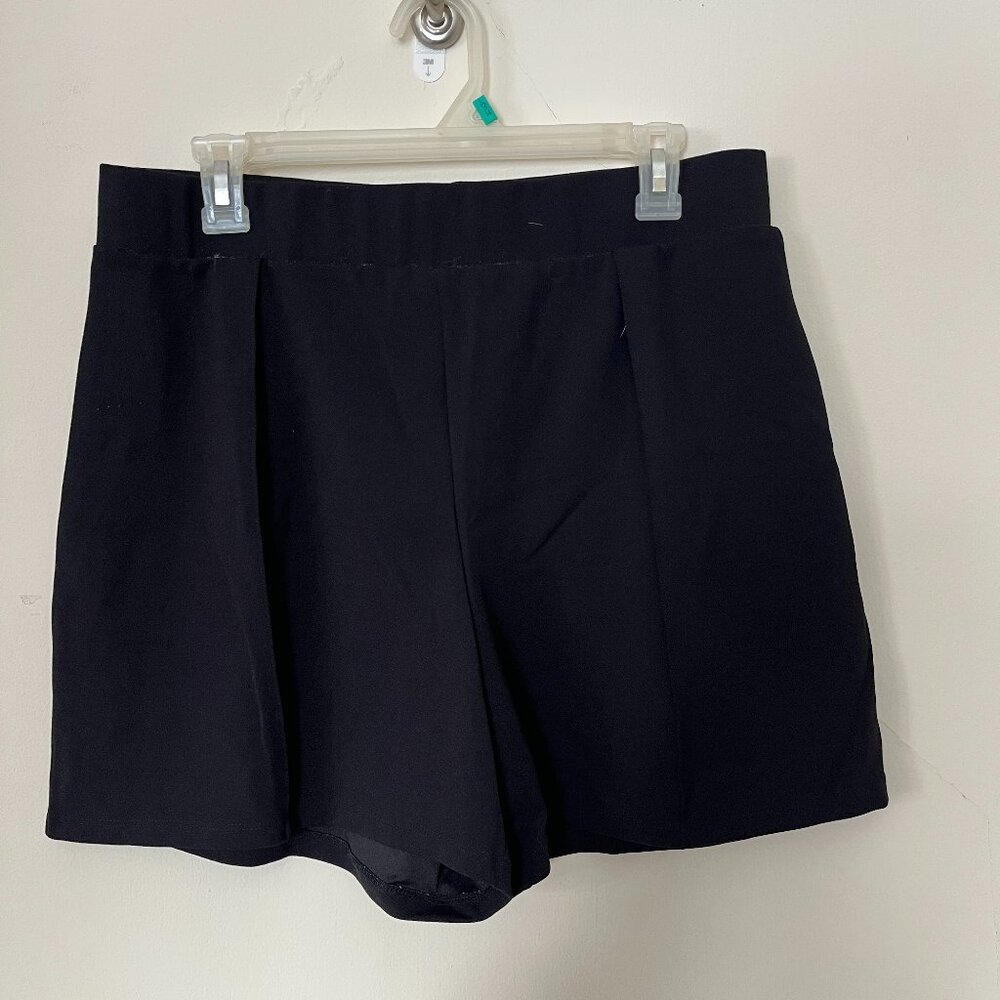 H&M black shorts